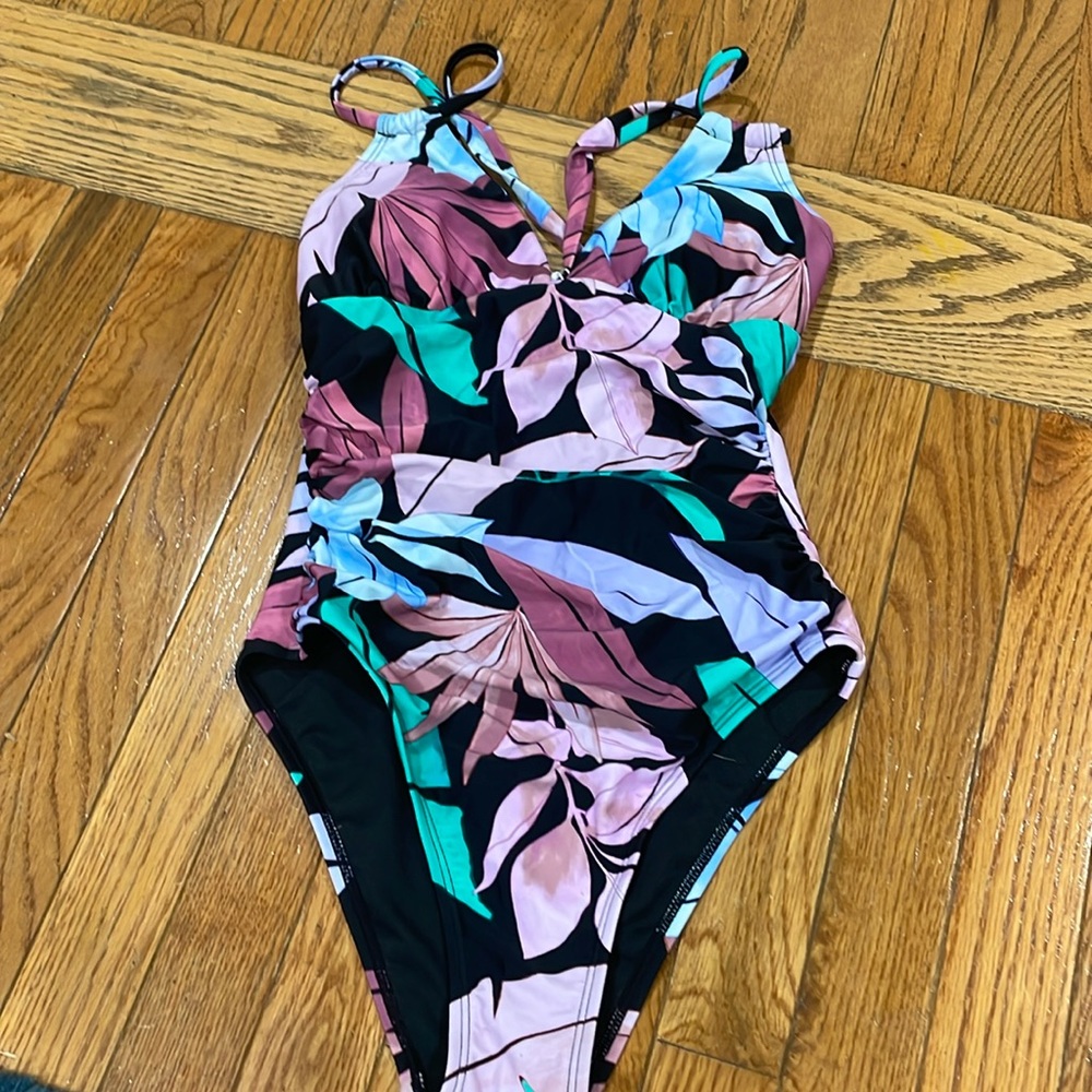 Cupshe suit - size small - with tags